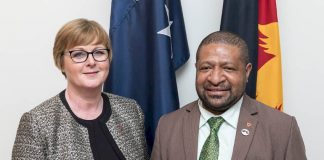 Aust Defence Minister on PNG visit