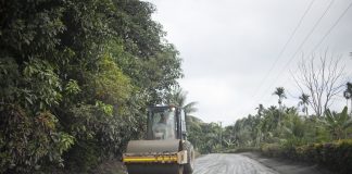 Road maintenance reduces travel time on Sepik Highway